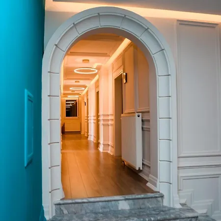 Konti Отель Корча