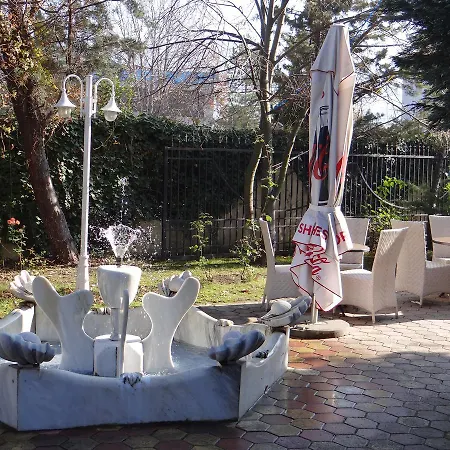 Hotel Konti 3*
